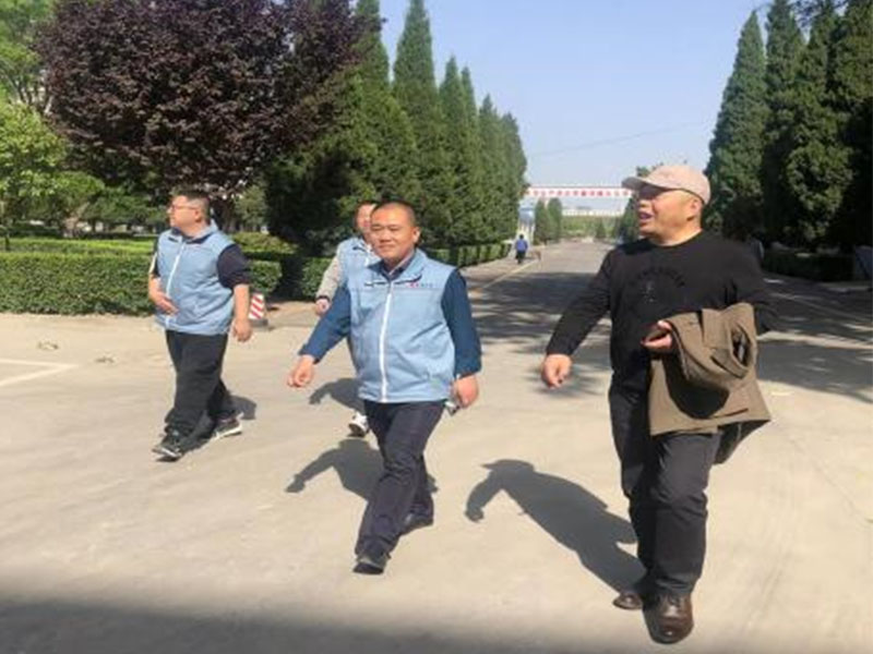 勞動(dòng)節前鼓舞士氣，慰問(wèn)關(guān)懷員工成長(cháng)