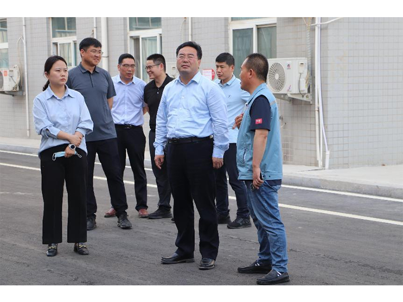 長(cháng)風(fēng)破浪會(huì )有時(shí)，直掛云帆濟滄海