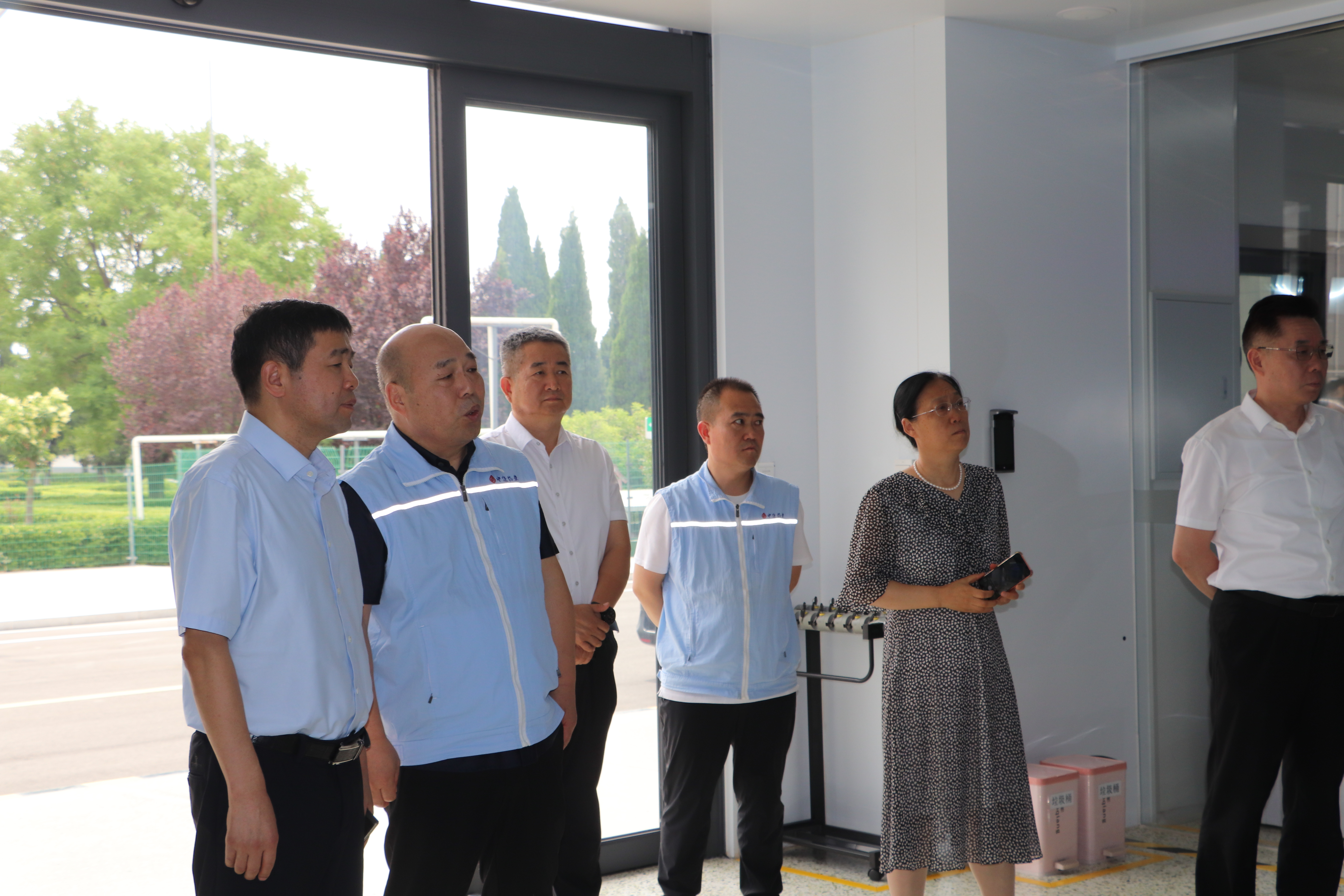 省藥監局領(lǐng)導調研中杰藥業(yè) 推動(dòng)醫藥企業(yè)智能化高質(zhì)量發(fā)展