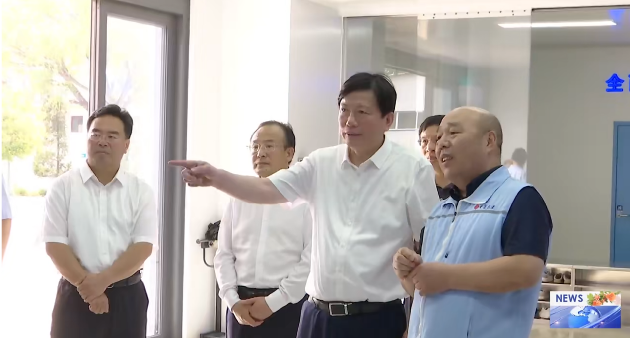 新鄉市市委書(shū)記李衛東、市長(cháng)魏建平蒞臨河南中杰藥業(yè)調研 指導助力企業(yè)持續創(chuàng  )新發(fā)展
